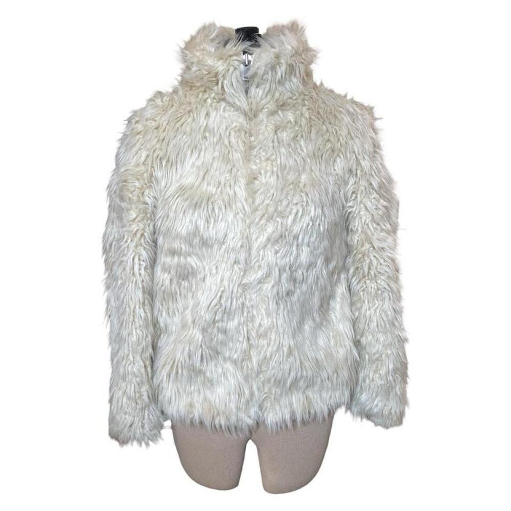 Aritzia / Wilfred Free cream faux fur coat in size XXS.